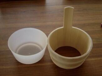 Sauna-Aufgusskübel 4 l mit Holzreifen und Kunststoffeinsatz