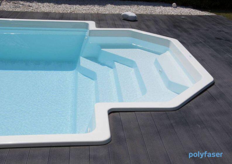 Polyfaser Einstückbecken Florida, Ansicht der Treppe