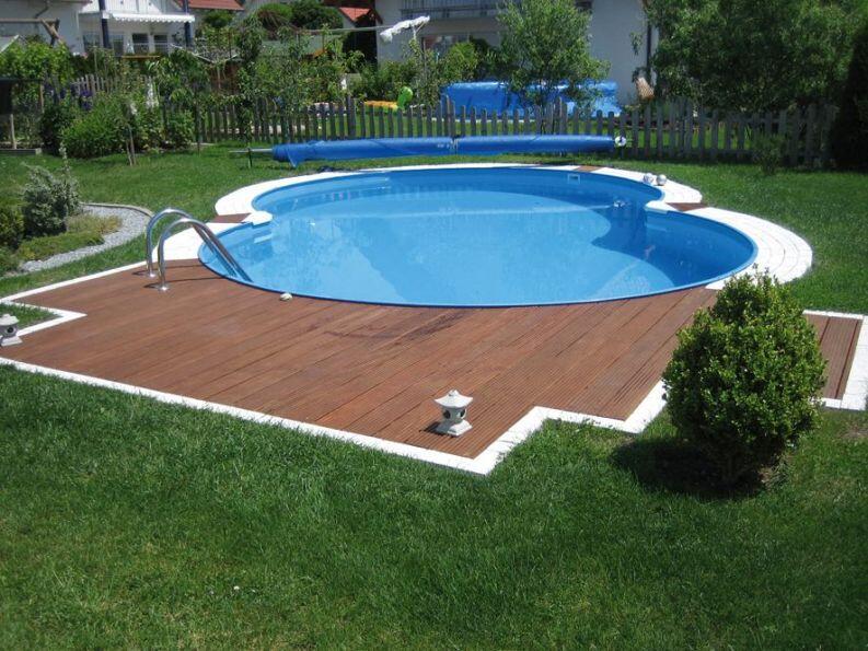 Sehen Sie hier ein Einbaubeispiel für das Achtformbecken Family